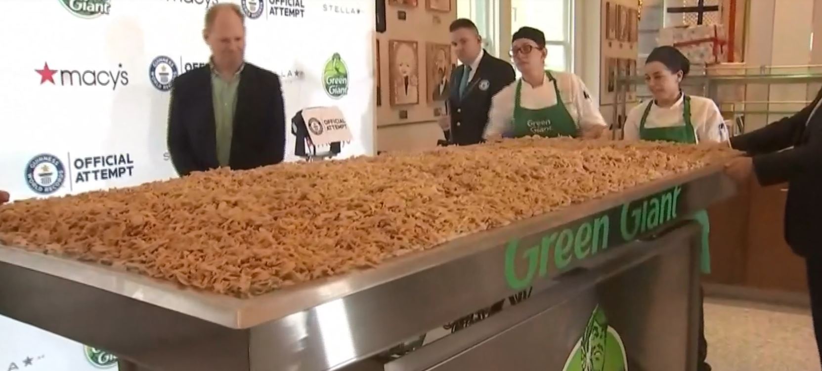 1,000-pound green bean casserole